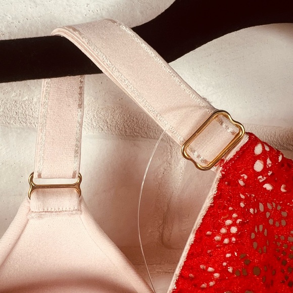 NWT Soma Embraceable Geo Lace
Racerback Underwire Bra 34 DDD Porcelain #0348 - Picture 6 of 12